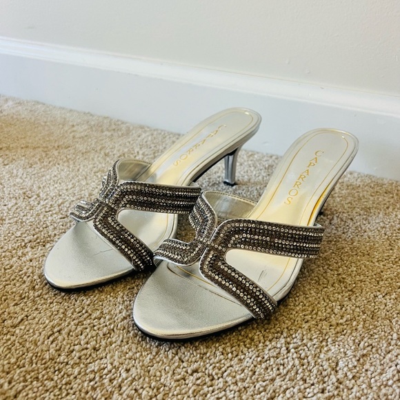 Caparros Silver Women's heels size 7.5 - Picture 7 of 9